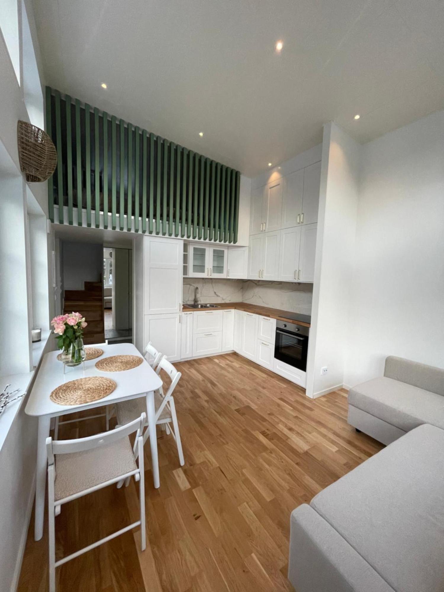 Villa Ett Nytt Fraesch Hus Utanfoer Stockholm Naera Arlanda à Rosersberg Extérieur photo