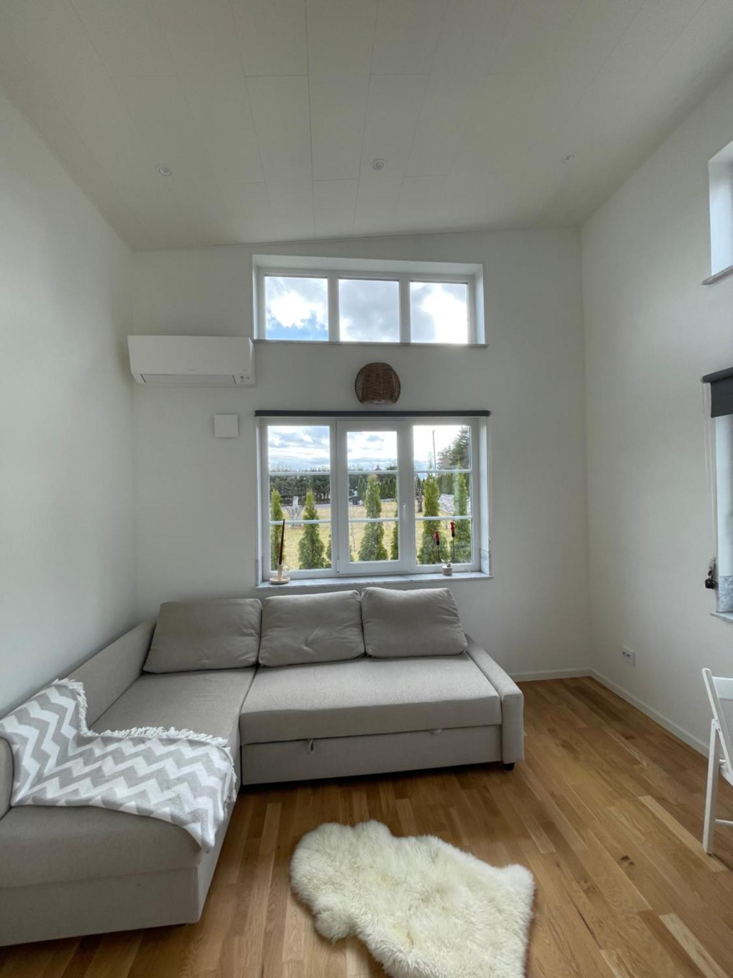 Villa Ett Nytt Fraesch Hus Utanfoer Stockholm Naera Arlanda à Rosersberg Extérieur photo